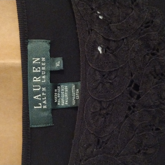 Black top - Picture 2 of 2